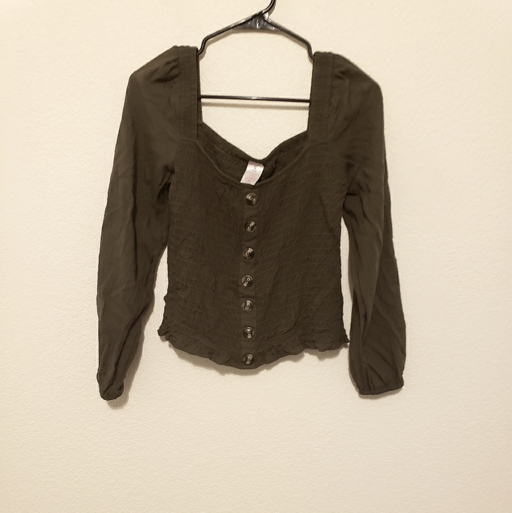 Green puffy sleeve shirt crop top